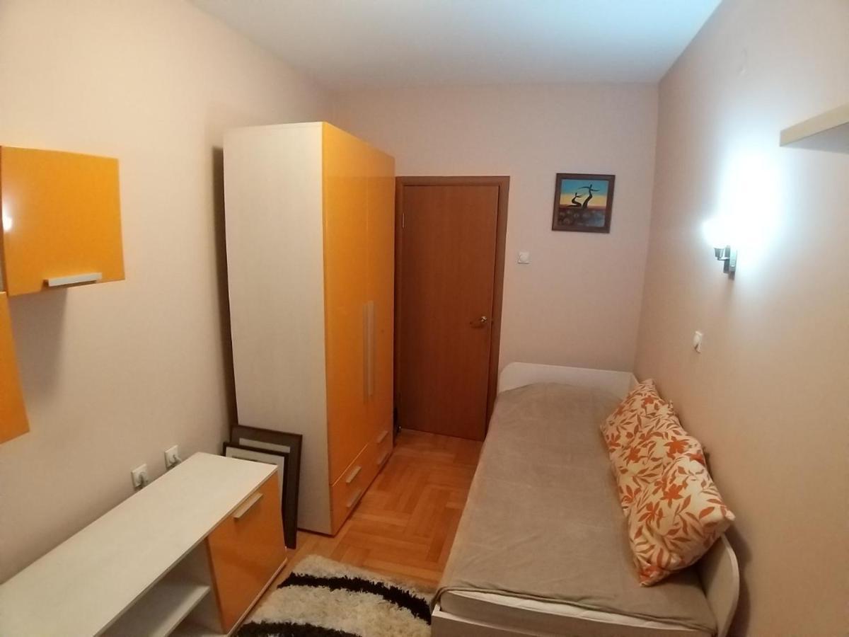 Brown Apartment - Nis Center Luaran gambar