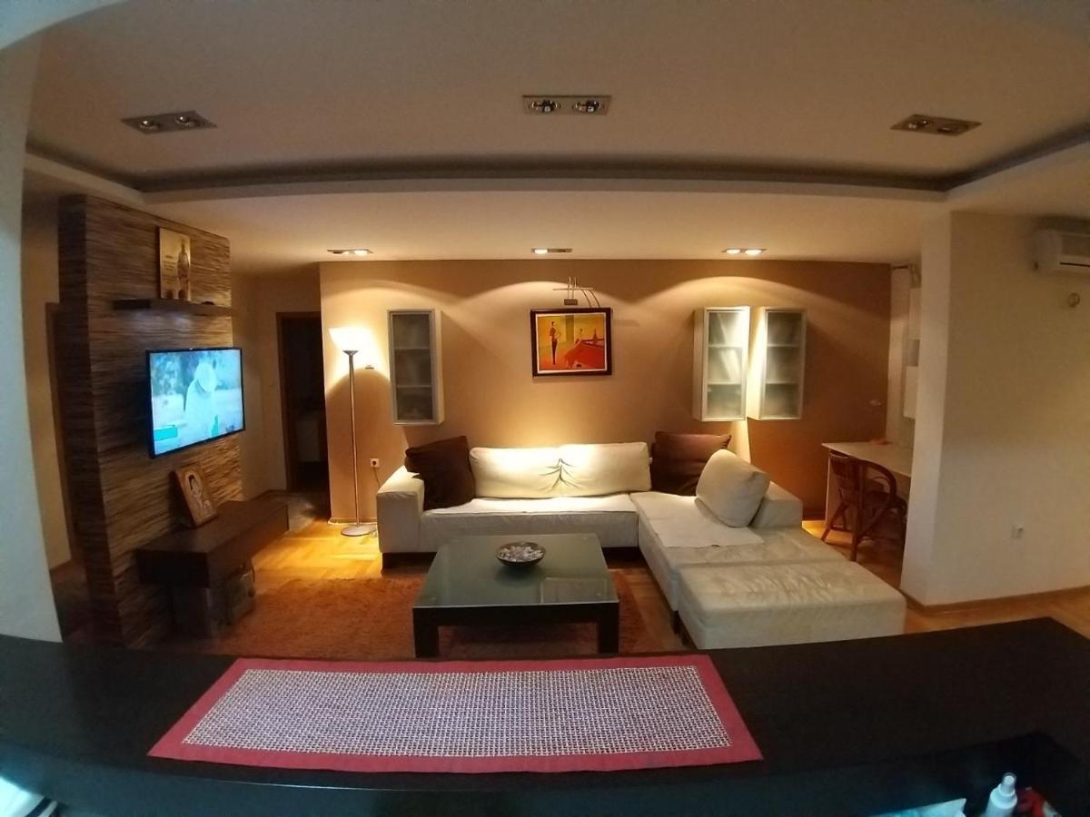 Brown Apartment - Nis Center Luaran gambar