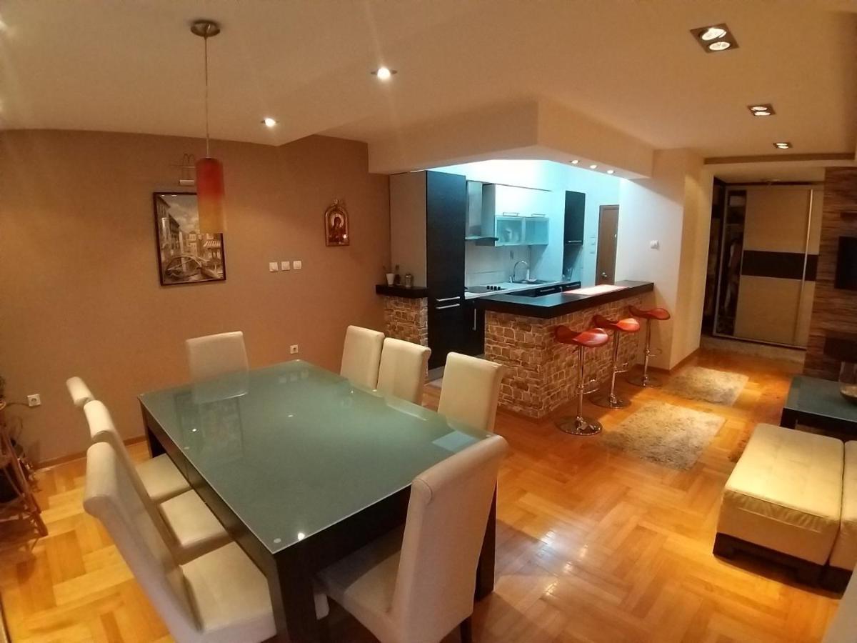 Brown Apartment - Nis Center Luaran gambar