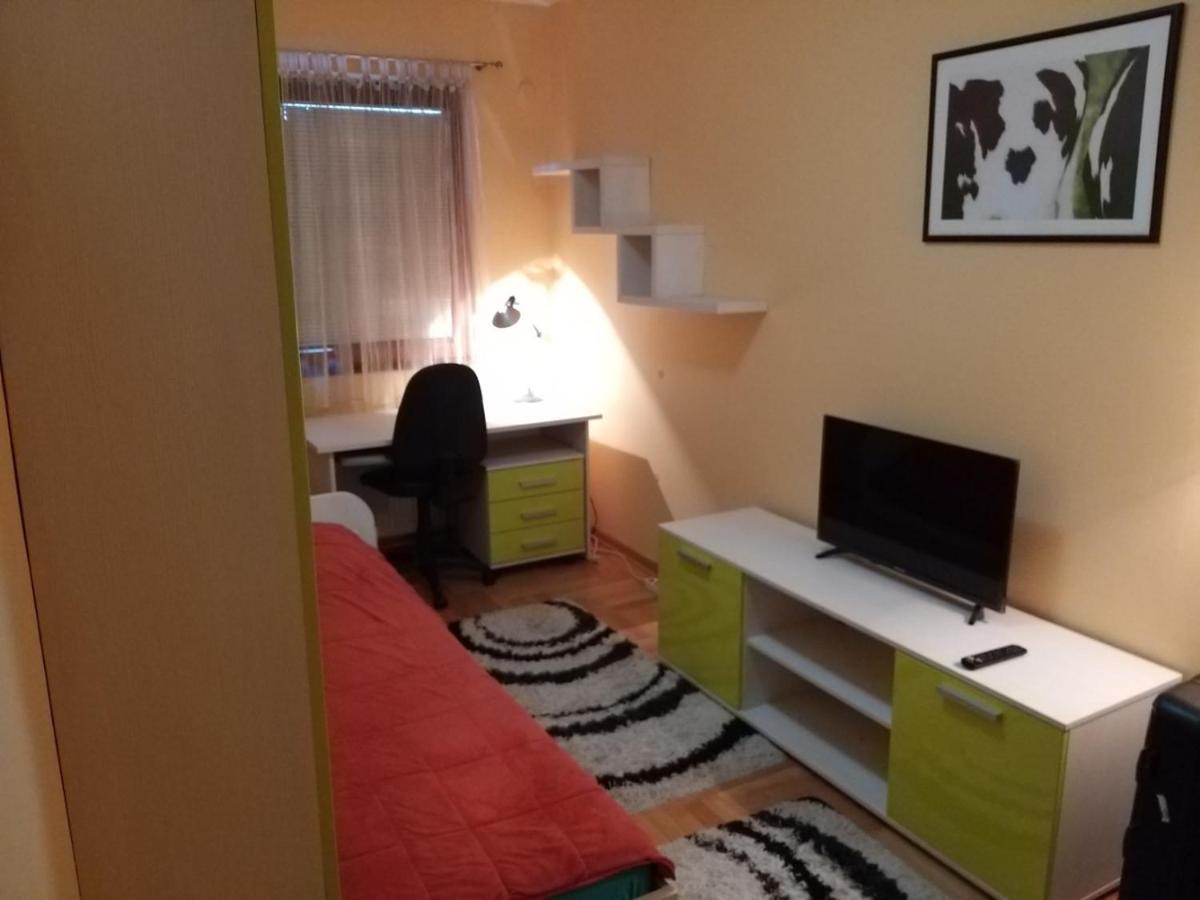 Brown Apartment - Nis Center Luaran gambar